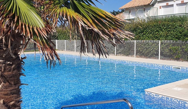 2-bedroom apartment with terrace, swimming pool, near beach and forest