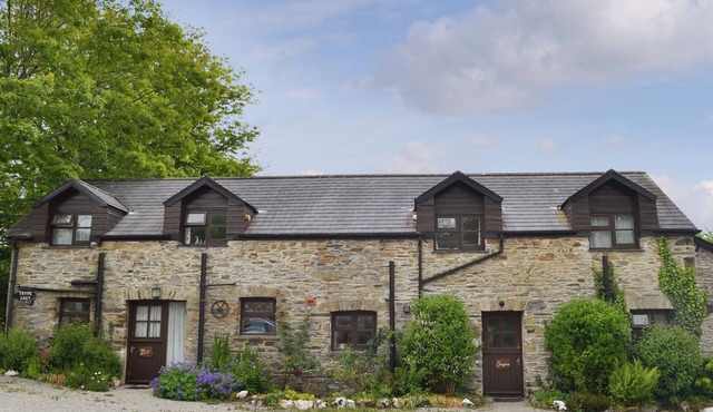 2 bedroom accommodation in Dunterton, near Tavistock