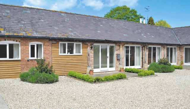 2 bedroom accommodation in Crimscote, near Newbold