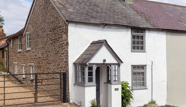 2 bedroom accommodation in Sturminster Newton