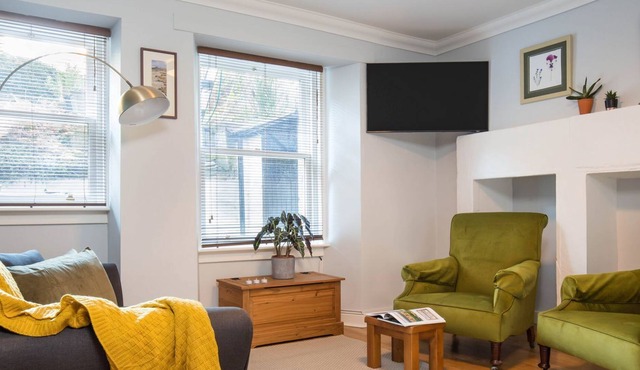 2 bedroom accommodation in City of Edinburgh