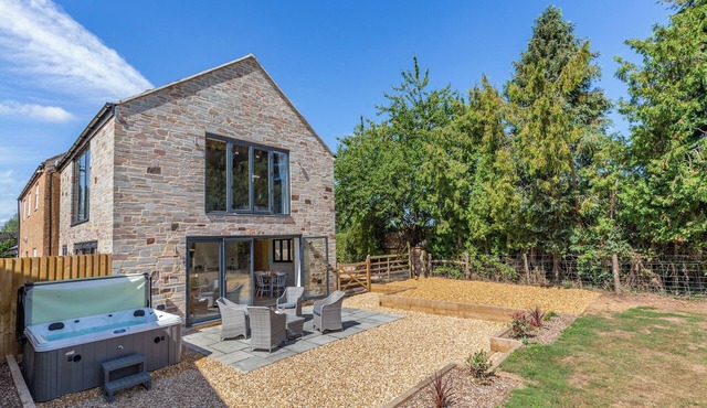 2 bedroom accommodation in Creech St Michael