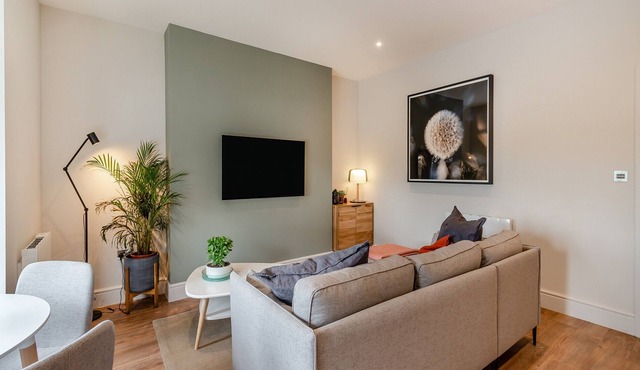 2 bedroom accommodation in Middleton One Row