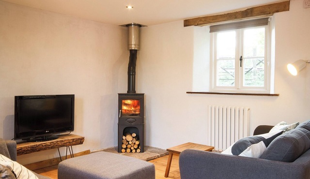 2 bedroom accommodation in Elton, Newnham-on-Severn