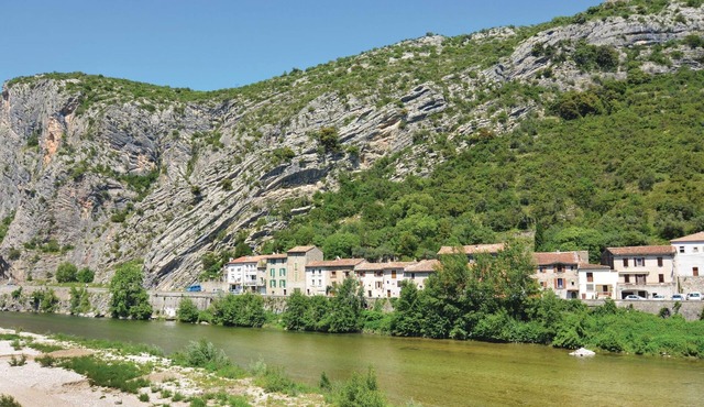 2 bedroom accommodation in Castelnau-Valence