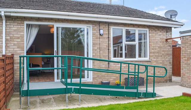 2 bedroom accommodation in Hutton Cranswick