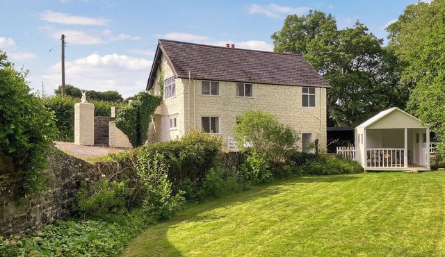 2 bedroom accommodation in Llanarmon-Yn-Ial