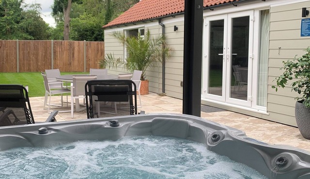 2 bedroom accommodation in Worlington, near Bury St Edmunds