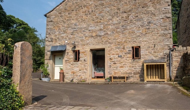 2 bedroom accommodation in Hayfield, near High Peak