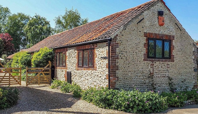 2 bedroom accommodation in Sharrington, near Holt