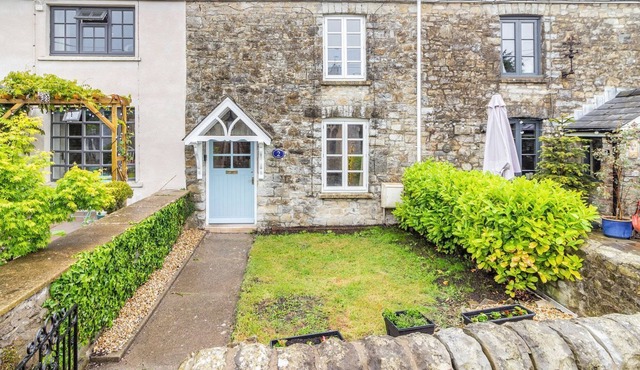 2 bedroom accommodation in Llantwit Major