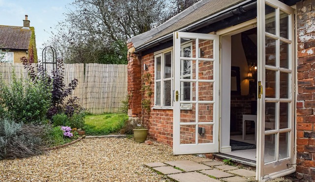 2 bedroom accommodation in Waltham on the Wolds, near Leicestershire