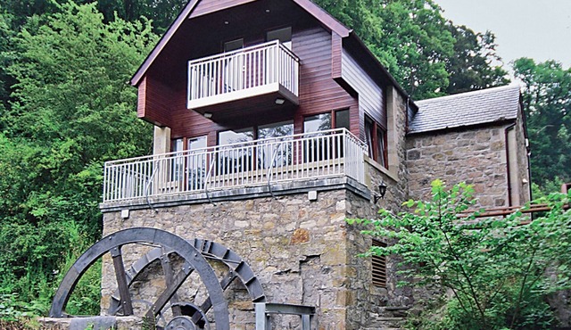 2 bedroom accommodation in Near Linlithgow