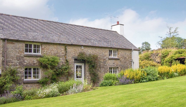 2 bedroom accommodation in Penrherber, Newcastle Emlyn