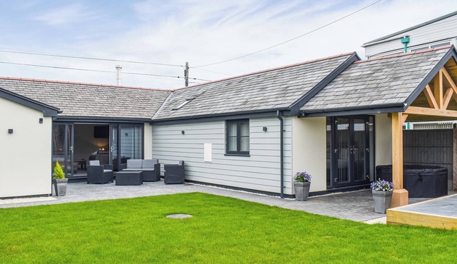 2 bedroom accommodation in Eyton Wrexham