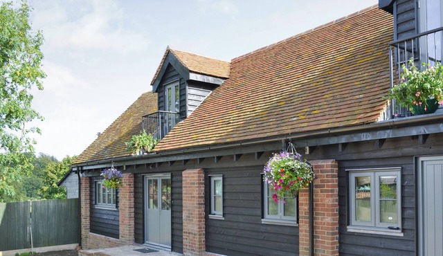 2 bedroom accommodation in Pembury, near Tunbridge Wells