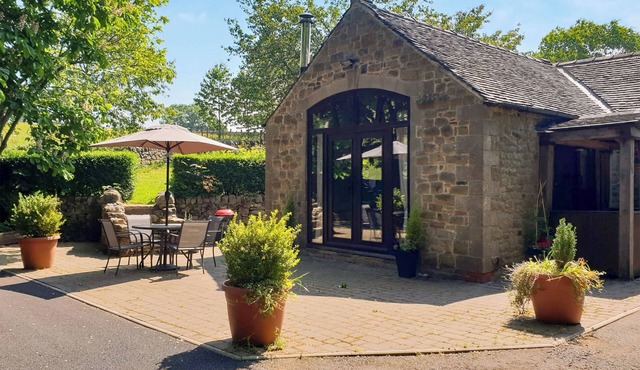 2 bedroom accommodation in Lumsdale, Tansley Wood, near Matlock