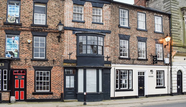 2 bedroom accommodation in Knaresborough