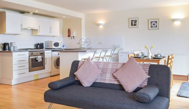 2 bedroom accommodation in Milford Haven