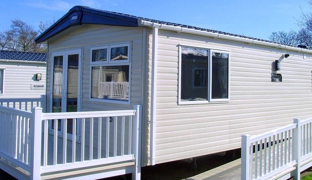 2 bedroom accommodation in Mowbreck Park