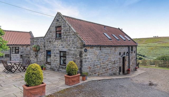 2 bedroom accommodation in near Castleton