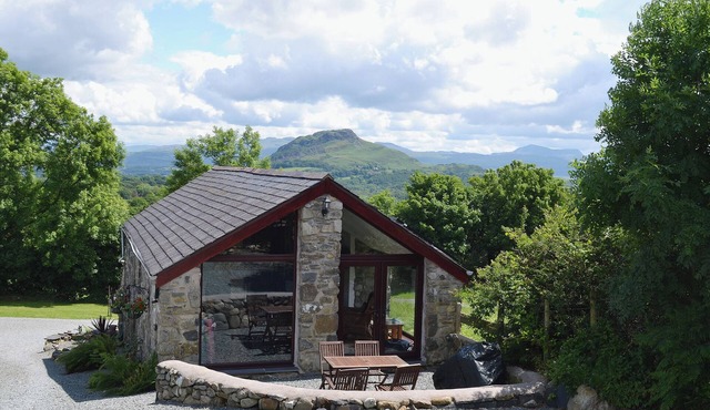 2 bedroom accommodation in near Criccieth