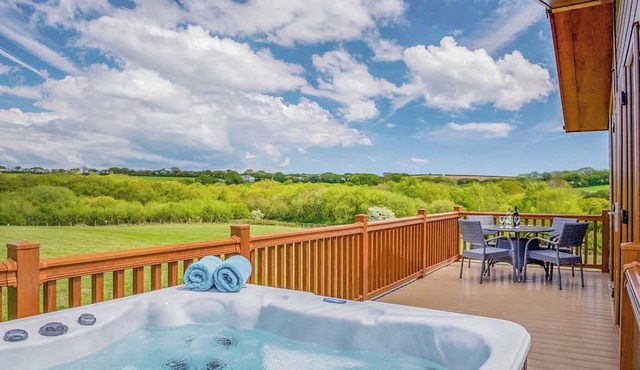 2 bedroom accommodation in Nr St Austell