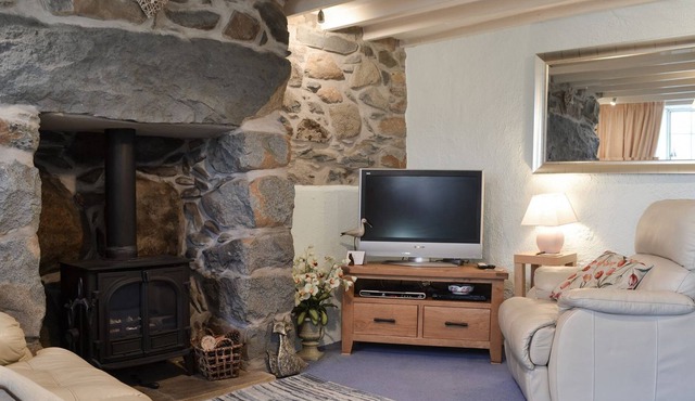 2 bedroom accommodation in Llangybi, near Pwllheli