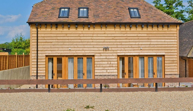 2 bedroom accommodation in Sheffield Park