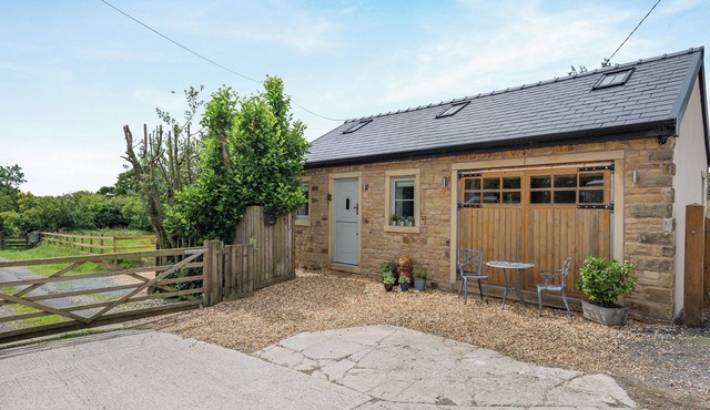 2 bedroom accommodation in West Bradford