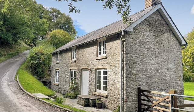 2 bedroom accommodation in Rhulen, near Builth Wells