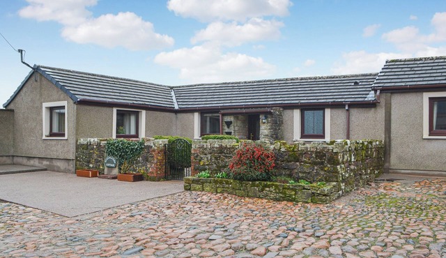 2 bedroom accommodation in Parkside, Cleator Moor