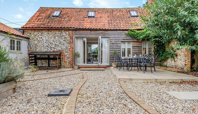 2 bedroom accommodation in Great Dunham, near Swaffham