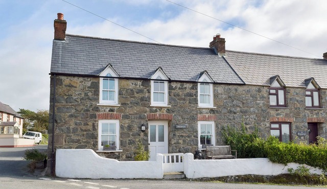 2 bedroom accommodation in Trefin, near St Davids