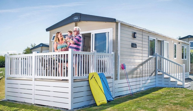 2 bedroom accommodation in Holywell Bay