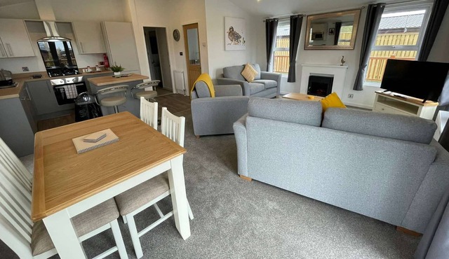 2 bedroom accommodation in Caistor, Market Rasen