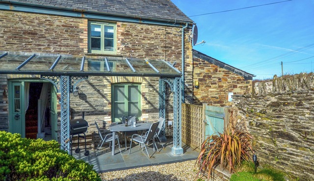 2 bedroom accommodation in Mawgan Porth