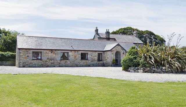 2 bedroom accommodation in Near Marazion