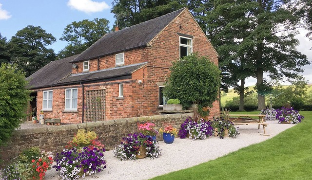 2 bedroom accommodation in Ilam, near Ashbourne