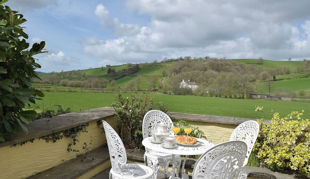 2 bedroom accommodation in White Mill, near Carmarthen