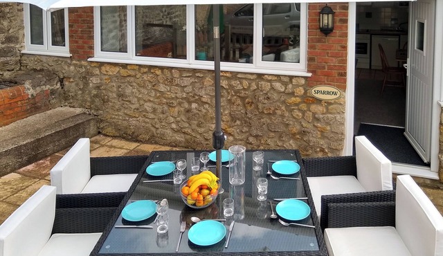 2 bedroom accommodation in Shipton Gorge