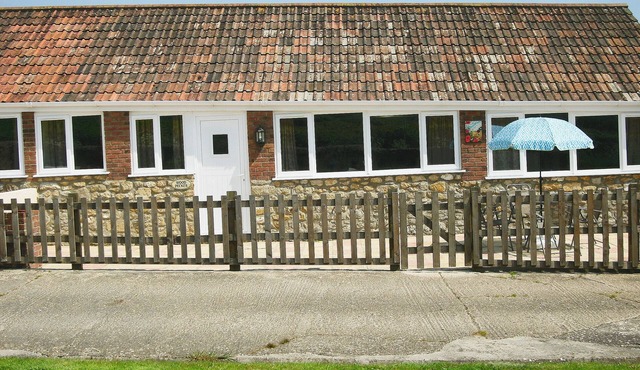 2 bedroom accommodation in Shipton Gorge