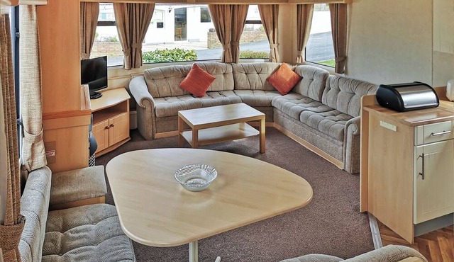 2 bedroom accommodation in Clarach Bay, Nr Aberystwyth
