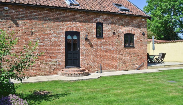 2 bedroom accommodation in Great Ellingham, near Attleborough