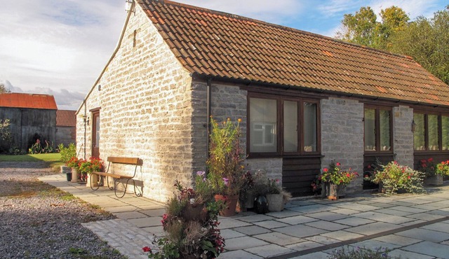 2 bedroom accommodation in Lovington, near Somerton