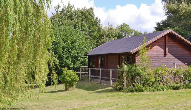 2 bedroom accommodation in Scarning, near Dereham