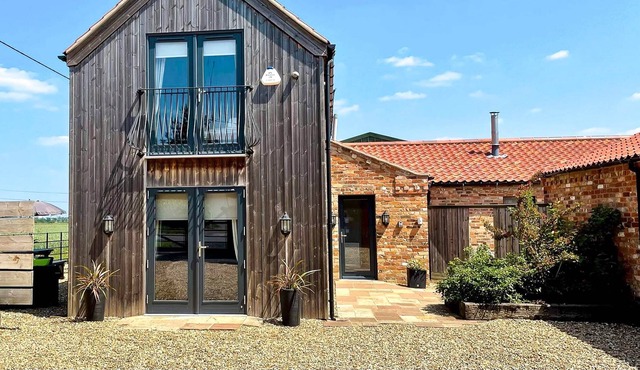 2 bedroom accommodation in Weston, near Newark