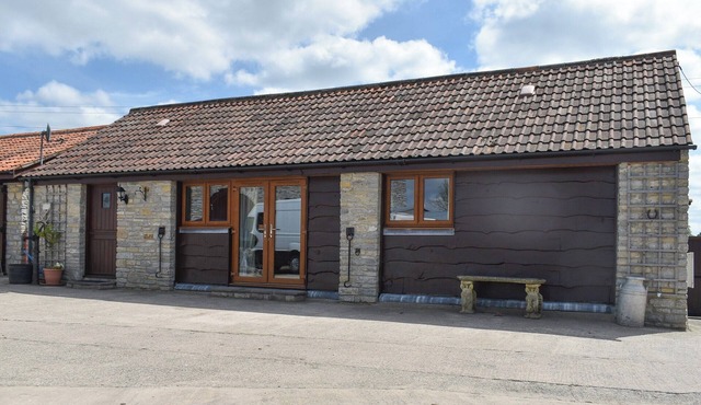 2 bedroom accommodation in Catsham, near Glastonbury