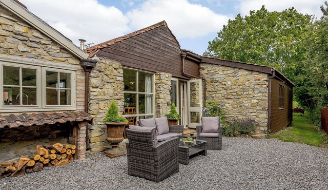 2 bedroom accommodation in Meare, near Glastonbury