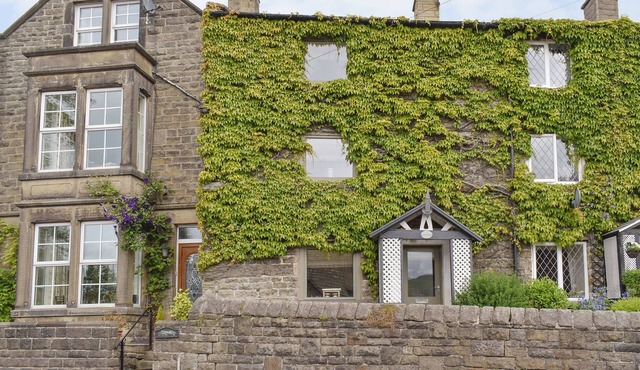 2 bedroom accommodation in Bamford, near Hope Valley